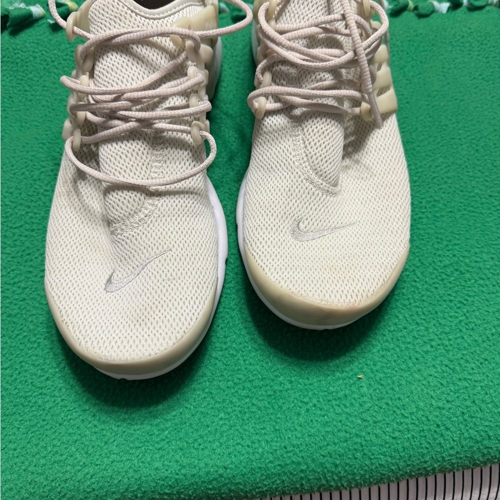 Women’s NIKE ATHLETIC SHOES
